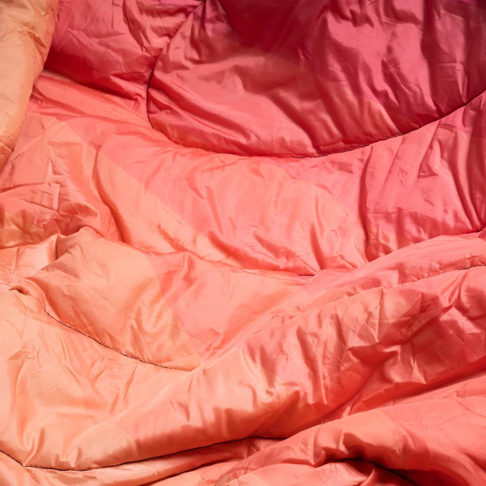 Rumpl Printed Puffy Blanket - Dawn Pixel Fade 4 Rumpl Printed Puffy Blanket - Dawn Pixel Fade